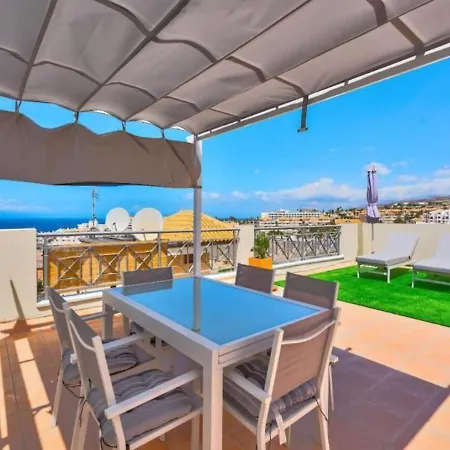 Panoramic Paradise: Stunning 3-bedroom Retreat Callao Salvaje